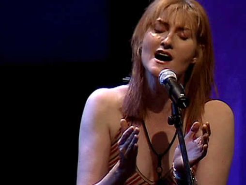 Click to play Eddi Reader chante "Kiteflyer's Hill"