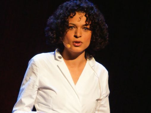 Click to play Сара Камински (Sarah Kaminsky): Мој отац, фалсификатор