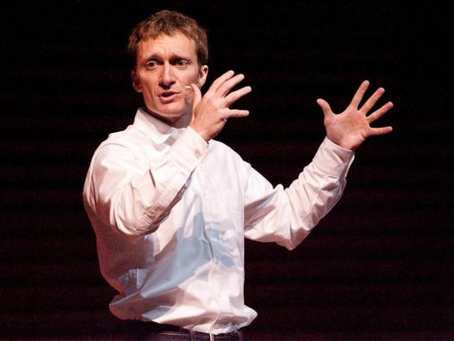 Click to play Damon Horowitz brega por un "sistema operativo moral"