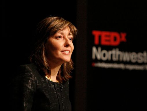 Click to play Alice Dreger: ¿es la anatomía destino?