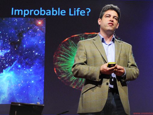 Click to play Lee Cronin: haciendo que la materia cobre vida