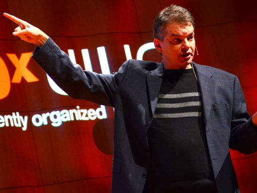 Click to play Christoph Adami: Encontrando vida que no imaginamos.