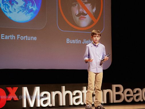 Click to play Thomas Suarez: Um criador de aplicativos de 12 anos.