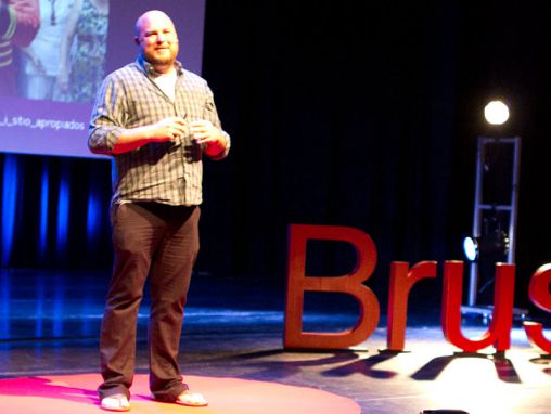 Click to play Gabe Zichermann: How games make kids smarter