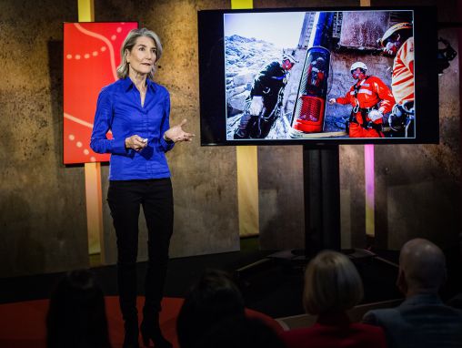 Amy Edmondson: Como convertir a un grupo de extraños en un equipo