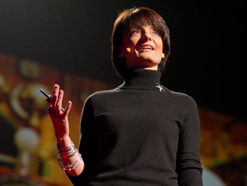 Click to play Regina Dugan: 20 Mach'lık uçaktan sinekkuşu şeklinde insansız hava aracına