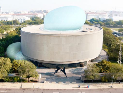 Click to play Liz Diller: Bir müzenin devasa bir balon içindeki yeni kanadı