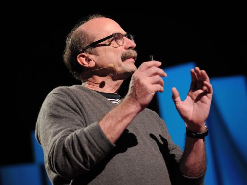 Click to play David Kelley: Yaratıcı güveninizi nasıl kazanabilirsiniz?