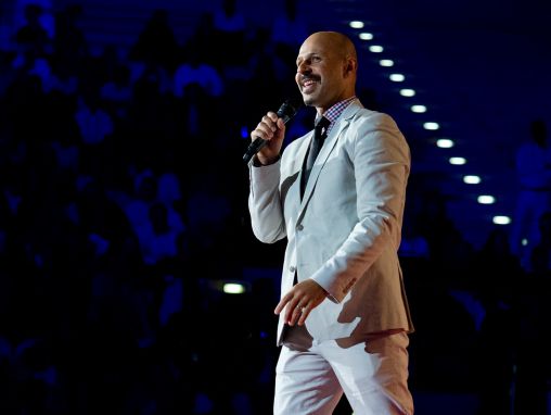 Click to play Maz Džobrani (Maz Jobrani): Saudijac, Indijac i Iranac ulaze u katarski bar...