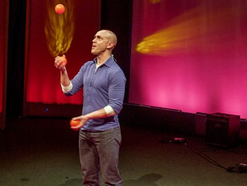 Click to play Andy Puddicombe: Det eneste det kræver er 10 opmærksomme minutter