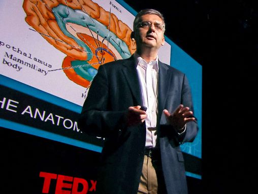 Click to play Andres Lozano: Parkinson, depresyon ve bunları durdurma düğmesi