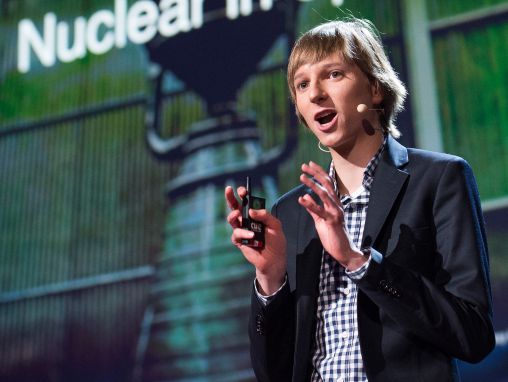 Click to play Taylor Wilson: Kis atomreaktorokra vonatkozó forradalmi elképzelésem