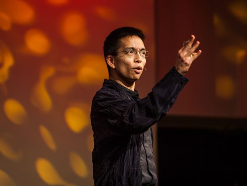 Click to play John Maeda sur la simplicité