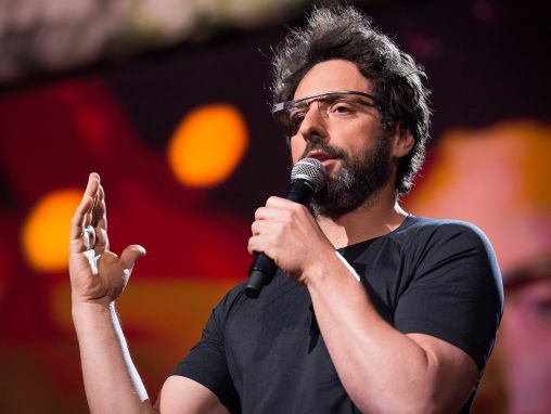 Click to play Sergey Brin: Miért Google Szemüveg?