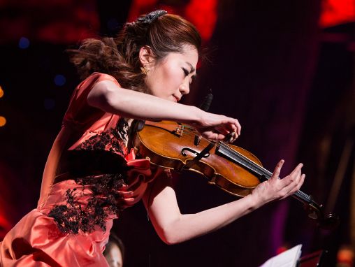 Click to play Ji-Hae Park: A hegedű, és lelkem sötét éjszakája
