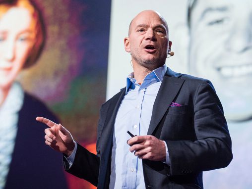 Click to play Andrew McAfee: Milyenek lesznek a jövő foglalkozásai?