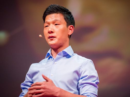 Click to play Joseph Kim: Kuzey Kore'de kaybettiğim aile. Ve kazandığım aile.