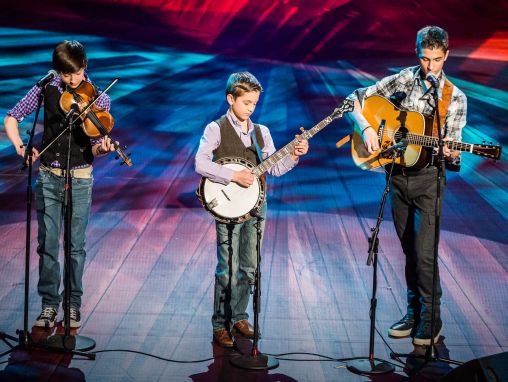 Click to play Uykulu Adam Banço Çocukları: New Jersey'den Bluegrass ... ustalığı?