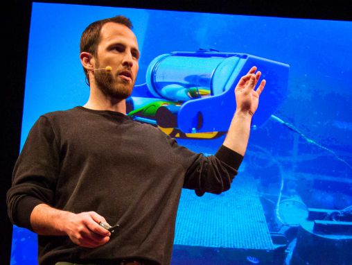 Click to play David Lang: Su altı robotum