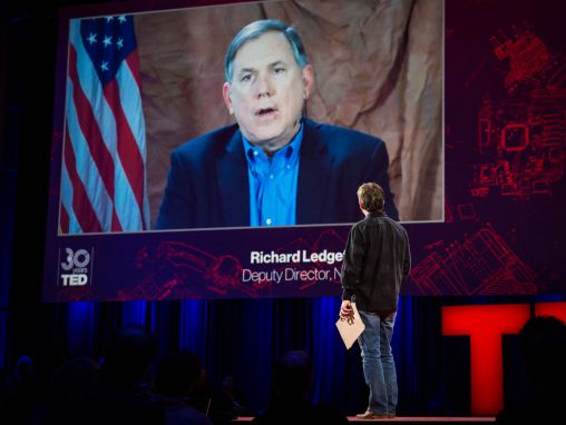 Click to play Ričard Ledžet (Richard Ledgett): NSA odgovara na TED govor Edvarda Snoudena