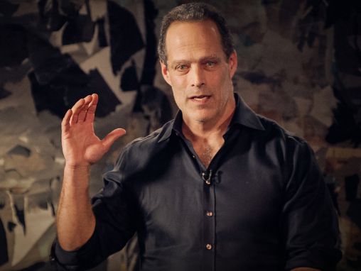 Click to play Sebastijan Junger (Sebastian Junger): Zašto veteranima nedostaje rat