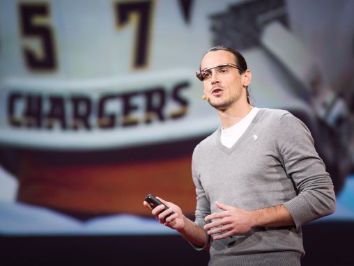 Click to play Kris Kluve (Chris Kluwe): Kako će proširena realnost promeniti sport... i podići empatiju