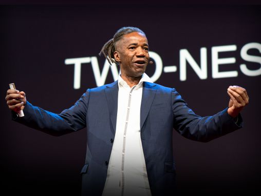 Click to play Walter Hood: Comment les espaces urbains peuvent préserver l'histoire et construire une communauté