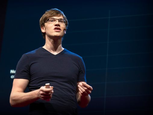 Click to play Вил МакАскил: Како можеме да го направиме најдоброто за светот?