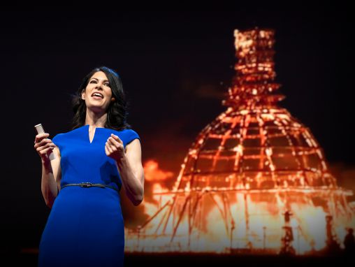 Click to play Nora Atkinson: Pourquoi l'art est florissant à Burning Man