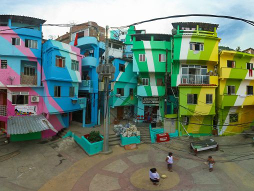 ハース&ハーン: 色を塗って地域を変えるには