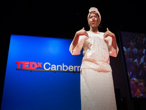 Khadija Gbla: La strana definizione di di mia madre del termine "potenziamento"