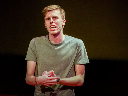 Harry Baker: Una poesia d'amore per i numeri primi solitari