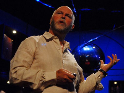 Click to play Craig Venter est sur le point de créer de la vie synthétique