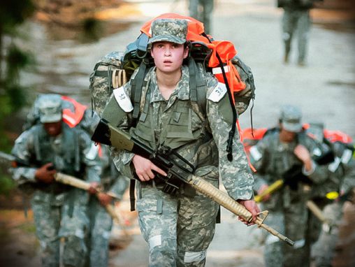 ゲイル・ゼマク・レモン: 最前線でアメリカの戦争を戦う女性たち