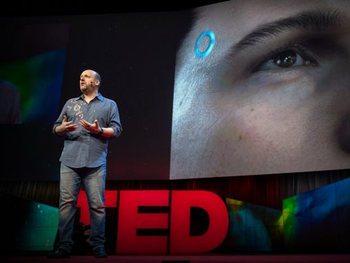 Click to play ديفيد كيج: كيف تجعل ألعاب الفيديو اللاعبين رواة قصص.