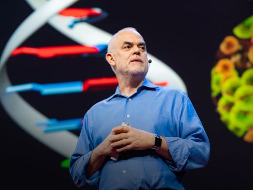 Click to play فلويد روميسبرغ: الاحتمالات الجذرية لتحقق الحمض النووي المصنوع من قبل البشر