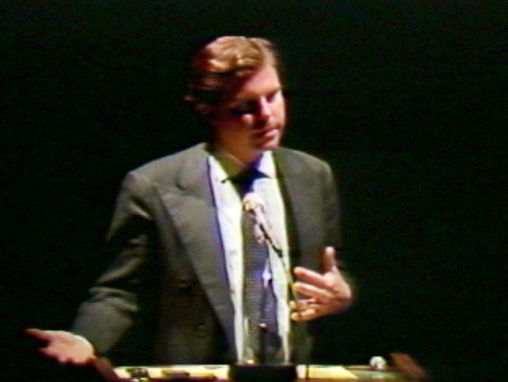 Click to play Nicholas Negroponte, en 1984, fait 5 prévisions