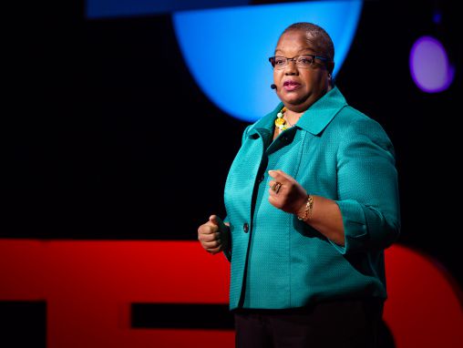 Click to play كيم وورثي: ما الذي حدث عندما أجرينا تحليل لألاف من أدوات فحص الإغتصاب في ديترويت