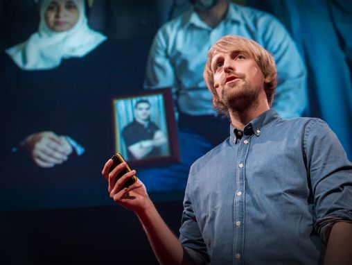 Anders Fjellberg: Due corpi senza nome trascinati a riva. Ecco le loro storie