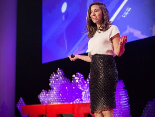 Click to play Danit Peleg: Dimenticate lo shopping. Presto scaricherete i vostri nuovi vestiti