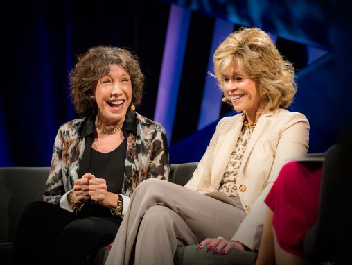 Click to play Jane Fonda e Lily Tomlin: Una spassosa celebrazione di un'amicizia femminile di una vita