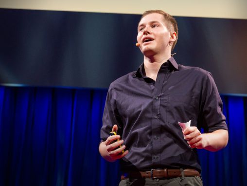 Click to play Rodrigo Bijou: I Governi non comprendono il conflitto cibernetico. Abbiamo bisogno di hacker.