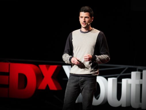 Oscar Schwartz: Can a computer write poetry?