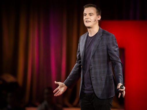 Click to play Hugh Evans: Êtes-vous un citoyen du monde ?