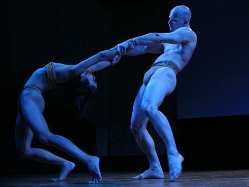 Click to play Pilobolus: A dance of "Symbiosis"