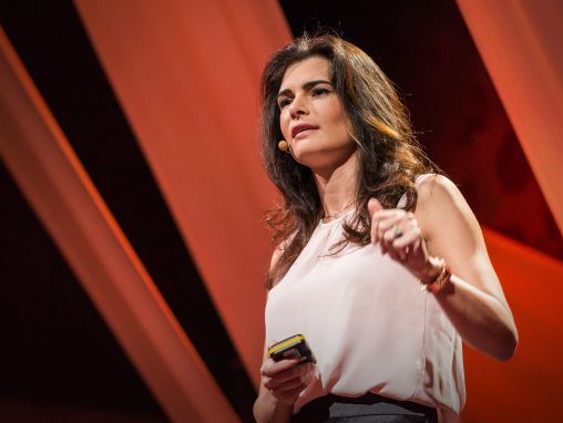 Click to play Leila Hoteit: Tres lecciones sobre el éxito de una empresaria árabe