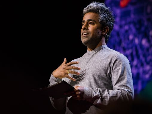 Click to play Anand Giridharadas: Una carta a todos los que han perdido en esta época