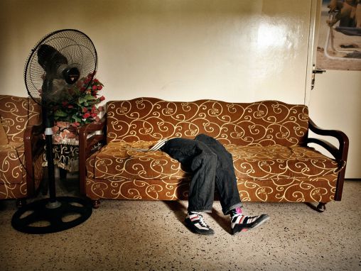 Laura Boushnak: L'eredità mortale delle bombe a grappolo.