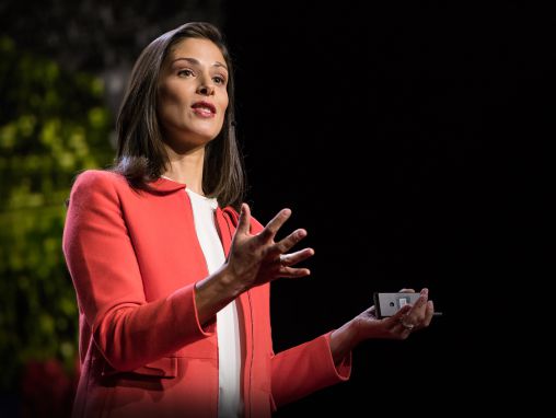 Rachel Botsman: Hemos dejado de confiar en las instituciones y comenzado a confiar en los desconocidos