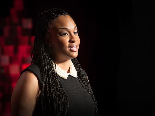 Kandice Sumner: La escuela pública mantiene a los chicos en la pobreza